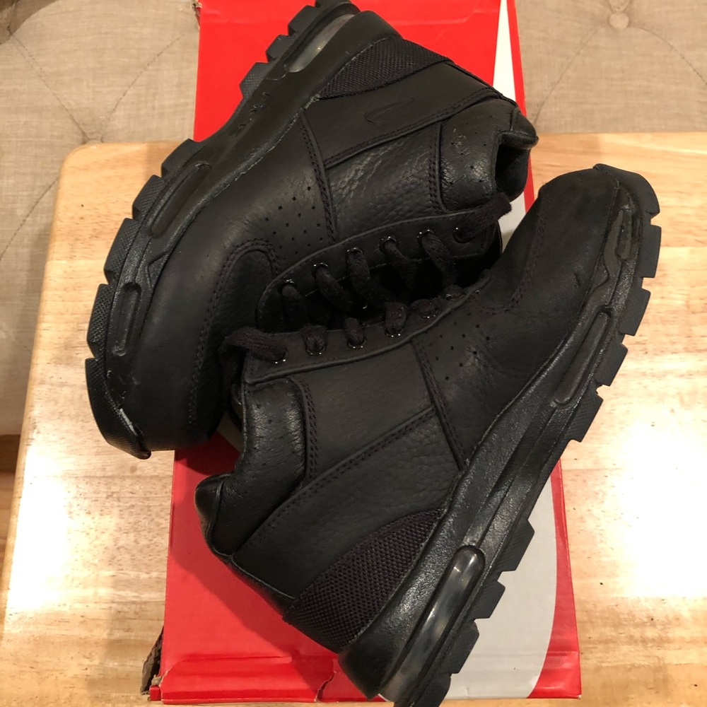 Nike, Sneaker Boots